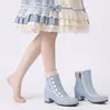 Botas de moda com botão retrô transfronteiriças coleção outono e inverno 2026 bico redondo zíper lateral salto grosso médio cano curto