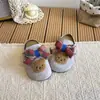 Zapatos Birkenstock para Niños con Lazo de Oso Estilo Nuevo Primavera 2026 Niños y Niñas Suela Suave Antideslizantes Slip-On Zapatillas Cerradas