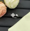 Fornecimento Exclusivo Transfronteiriço de Conjuntos de Brincos, Colares, Pulseiras, Anéis e Broches Réplicas de Alta Qualidade da Marca Tb com Etiquetas, Atacado