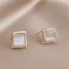 Pendientes Geométricos de Diamante Rombo de Lujo Ligero Nicho Pendientes con Sentido de Alta Gama para Mujer Pequeños Simples Exquisitos Accesorios de Pendientes de Temperamento