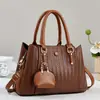 Nova Bolsa Risca Colorida Sólida de Alta Qualidade Simples Versátil para Sogra Bolsa de Ombro Único Bolsa Transversal Textura Transfronteiriça Grande Capacidade Bolsa Transfronteiriça Macia