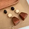 Pendientes Geométricos de Madera Clásicos Transfronterizos Europeos y Americanos para Mujer, Diseño de Nicho Pendientes de Ojo de Tigre en Forma de Corazón y Triángulo al por Mayor