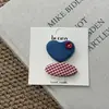 Pinza para el pelo de niño de mezclilla retro con corazón rojo, lindo botón de corazón de melocotón envuelto, pinza BB, pinza para el borde del cabello suelto, pinza para flequillo