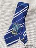 Corbata larga con diseño de manos que rodean a la escuela Hogwarts de Harry Potter, roja, verde, azul y amarilla, de poliéster y seda.