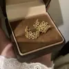 Brincos de Flor Vazada Doces Novos de Verão Brincos para Mulheres Populares de Alto Padrão Design de Nicho Brincos de Alto Padrão para Mulheres