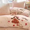 Conjunto de 4 Peças Urso de Natal Fofo Macio Aconchegante Coral Fleece Espesso 2026 Inverno Novo Lençol de Cama Cobertor de Edredom Saia de Cama