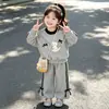 Roupa de Primavera para Meninas 2026 Novo Modelo Moletom Infantil Conjunto de Duas Peças Esportivo Fashion Roupas Infantis da Moda para Primavera e Outono de Bebê