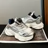 Zapatos de Padre Super Suaves Elegantes de Moda para Niñas 2026 Nuevo Primavera Ligeros Malla Transpirable Estilo Campus Zapatos Deportivos Tendencia
