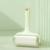 Rolo adesivo pega-fiapos para cama, rolo de papel de reposição destacável, escova pegajosa para remover pelo de gato, ferramenta de limpeza para roupas e cabelos domésticos