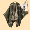 Xale Feminino Estilo Coreano Simples com Estampa de Desenho Animado e Fenda Outono e Inverno Grosso Quente Cardigã Manto Jacquard Venda Quente Transfronteiriça Novo
