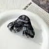 Pinza Triangular de Tiburón de Acetato de Nicho, Perezosa pero Exquisita, con un Toque de Alta Gama, Placa Engrosada para la Parte Posterior de la Cabeza, Pinza para el Cabello de Media Pinza