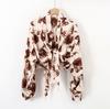 Chal de verano para mujer con falda para fotos de viaje, versátil y de moda, con estampado floral fino y mangas anchas.