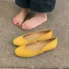 Zapatos de piso sencillos para mujer, nuevo estilo, nicho, primavera y otoño 2026, simples de terciopelo, zapatos de abuela, boca poco profunda, punta redonda, estilo coreano, francés