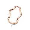 Anel Simples Ultrafino Onda Liso Europeu e Americano Transfronteiriço Não Desbota Anel de Cauda Fina Pulseira Aço Titânio Banhado a Ouro 18K