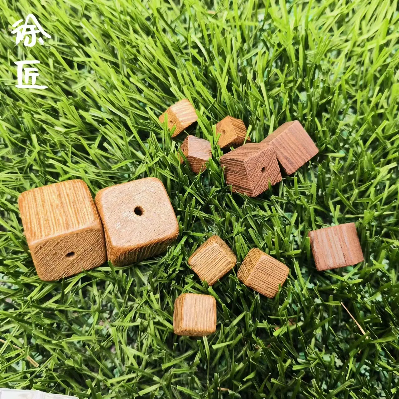 鸡翅木方块 (1).jpg