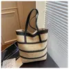 Bolso de Paja con Rayas Arcoíris para Mujer 2026 Nuevo Gran Capacidad Tejido a Mano Bolso de Hombro para Vacaciones en la Playa