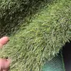 Tapete de Grama Artificial de Plástico para Decoração de Pátio Externo e Jardim com Grama de Outono de Quatro Cores e Grama Seca