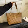 2025 Nuevo Bolso Presbópico de Otoño e Invierno Bolso Tote de Gran Capacidad de un Solo Hombro Bolso de Mujer Admite Venta al por Mayor por Lotes Mixtos Grandes
