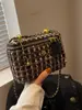 Bolso Cruzado de Hombro Único de Moda Tendencia Otoño e Invierno 2025 para Mujer, Bolso Cuadrado Pequeño de Lana con Cadena Estilo Chanel