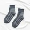 Meias Felpudas Brancas para Mulheres Verão Cor Pura Estilo Japonês Meias Femininas Cano Médio Ins Tendência Retrô Meias Finas Pretas para Mulheres