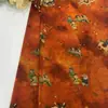 Tejido de Brocado Brillante Estampado de Seda Xiangyun con Patrón de Flores y Pájaros Auspiciosos para Vestidos Qipao de Mujeres de Mediana Edad y Mayores
