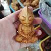 Sándalo verde Yabai DiGa Ultraman talla de madera mango portátil para hombre caricatura niño regalo de cumpleaños decoración