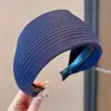 Diadema de punto de ala ancha de color sólido para otoño e invierno para mujer, accesorio para el cabello de alta gama, nuevo modelo 2025, diadema deportiva simple para lavarse la cara
