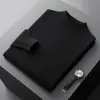 Venta al por mayor Primera línea Listo para usar Suéter de lana de cuello alto medio para hombre Suéter de punto de color liso Pulóver Camisa interior Suéter de lana de negocios