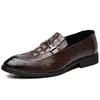 Zapatos de piel de cocodrilo para hombre una generación de comercio exterior talla grande 47 zapatos de hombre formales de negocios zapatos de hombre de piel de vaca Wenzhou