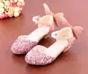 Saltos Altos para Meninas Sapatos de Princesa Sapatos de Cristal para Menininhas Sapatos de Performance Infantil com Borboletas Lantejoulas Bico Fechado com Vestido Sapatos de Couro