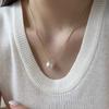 Colar de aço de titânio francês High-end Sense Single Pearl Elegante para mulheres Elegante All-match Single Bead Pingente Simples Clavícula Cadeia Colar Elegante Colar Corrente