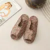 Nuevas Pantuflas Estilo Coreano para Casa Interiores Parejas Suela de Tela Suave Piso de Madera Silenciosas Antideslizantes Pantuflas de Algodón Modelo para Hombres Todas las Estaciones
