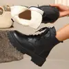 Botas Chelsea Plus Size Femininas 2026 Outono Novo Estilo Europeu e Americano Fivela Solado Grosso Botas Curtas de Algodão Acolchoado Femininas Atacado