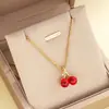 Colar com Pingente de Cereja Vermelha Cravejado de Diamantes Conjunto de Brincos Design de Nicho de Novo Produto Transfronteiriço Moda Acessórios Versáteis Atacado