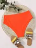 2026 Verão Europeu e Americano Aliexpress Novo Cor Sólida Sexy Cintura Alta Triângulo Multicolorido Calcinha de Biquíni de Praia para Mulheres