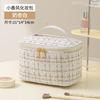 Bolsa de cosméticos estilo Chanel grande capacidade casca rígida tridimensional portátil estojo de cosméticos conveniente para sair bolsa de armazenamento de cosméticos fashion