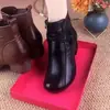 Botines Retro con Tacón Grueso Tallado para Mujer, Estilo Chino con Botones de Nudo, Cremallera Lateral, Punta Redonda, Suela Suave, Botines de Mamá Otoño/Invierno