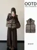 Conjunto Casual Esportivo de Colete Fair Isle para Mulheres Estilo Coreano Paleta de Cores de Outono Vibe Preguiçosa Relaxada Conjunto Completo Atmosfera