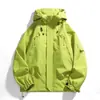 Nueva chaqueta funcional de estilo para trabajo al aire libre transfronterizo de otoño para parejas, chaqueta casual con capucha para deportes al aire libre para hombres