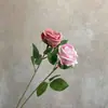Rosa Única de Veludo Simulada 7cm Shopping Center Móveis para Casa Hotel Salão de Casamento Arranjo de Flores Rosa Noiva Segurando Flores Artificiais