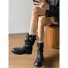 Botas de tornozelo com fivela estilo francês First Encounter Season para mulheres, nova coleção 2026, bico redondo, salto grosso, botas de tornozelo coloridas
