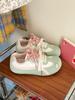 Tênis de Treino Alemão Fofo Estilo Ins para Mulheres 2026 Novo Primavera e Verão Respirável Sapatos com Sola Fina Tênis Casual Retro Sapatos Brancos para Mulheres