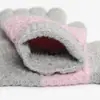 Invierno nuevo moda femenina adulta combinación de colores tejido guantes cálidos de medio dedo dedo abierto punto grueso estudiante