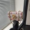 Nova Bolsa Transversal Outono 2026 Estilo Vintage Tendência Bolsa Quadrada Pequena Feminina Bolsa de Ombro Simples Fashion