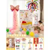 Decoración de primer cumpleaños con notas adhesivas de colores, pastel, tablero KT, globos para niños y niñas, accesorios para fotos de escena de hotel, pared de fondo