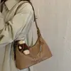 Bolsa Quadrada Pequena Retro de Couro Macio de Um Ombro 2026 Bolsa Feminina Estilo Coreano Bolsa Transversal de Ombro Nova Outono Casual Super Quente Corrente