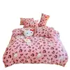 Juego de cuatro piezas de leche polar de invierno, sábana y funda de edredón de coral engrosado Clase A, ropa de cama con forro polar, juego de tres piezas para estudiantes