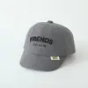Boné de Baseball Infantil Didi Fofo Moda Letras Bordadas Amigos Boné com Aba Chapéu de Menino à Prova de Vento para Exterior