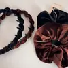Diadema de Terciopelo de Corona Alta para Otoño e Invierno para Mujer, Diadema Trenzada Dentada, Diadema Simple y Elegante con un Toque de Lujo, Accesorio para el Cabello para Lavarse la Cara
