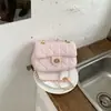 Bolso Pequeño Cuadrado de Moda Estilo Coreano para Mujer 2026 Verano Nuevo Bolso de Cadena Sólido Simple Bolso Cruzado de Hombro Personalizado Ins